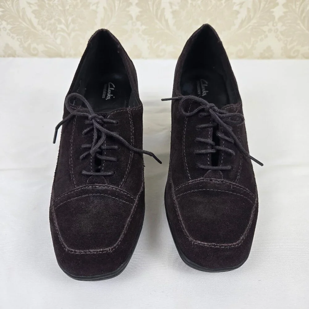 Clarks Bendables Size 9.5M Chocolate Brown Heeled Lace Up Loafers 1/2